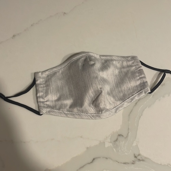 NWT 5 PACK MASK SET - Picture 4 of 6